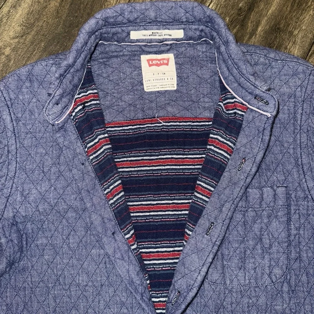 Levi Strauss & Co Modern Fit  Button Down Quilted Shirt Jacket Blue Size Small‎